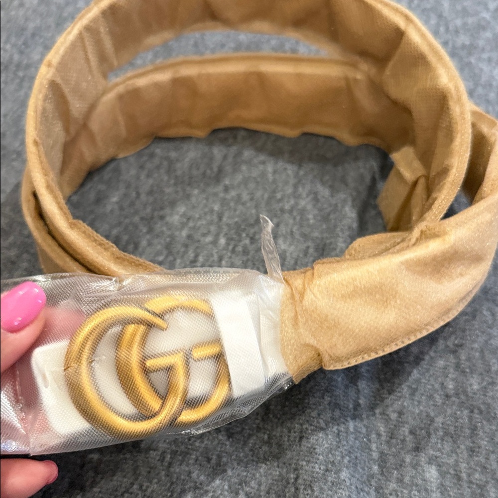 White Leather Belt with Gold Buckle - BRAND NEW - Picture 7 of 7